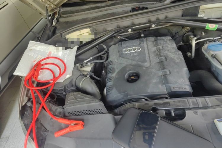 Used Audi Q5 2013 40 TFSI Comfort Edition Engine Bay Right
