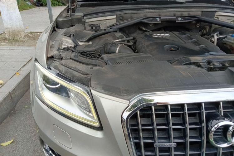Used Audi Q5 2013 40 TFSI Ambition Engine Bay Right