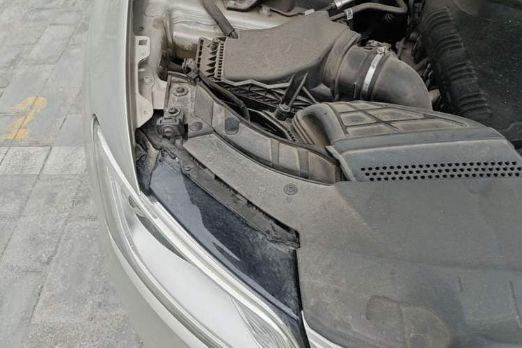 Used Audi Q5 2013 40 TFSI Comfort Edition Engine Bay Right