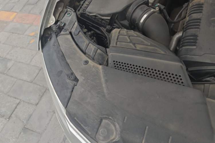Used Audi Q5 2013 40 TFSI Ambition Engine Bay Right