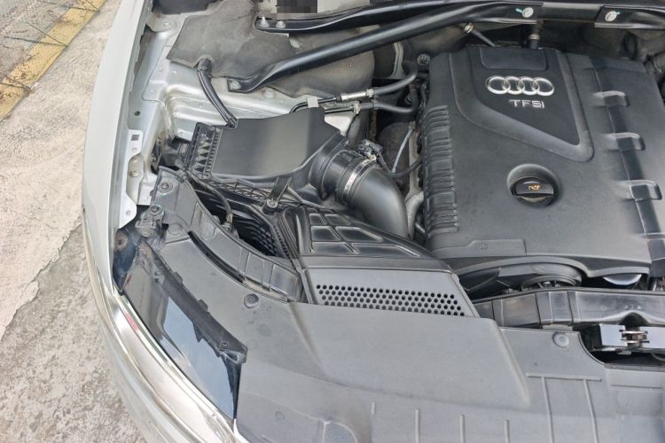 Used Audi Q5 2013 40 TFSI Technology Edition Engine Bay Right