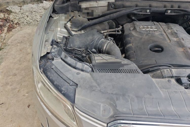 Used Audi Q5 2013 40 TFSI Ambition Engine Bay Right