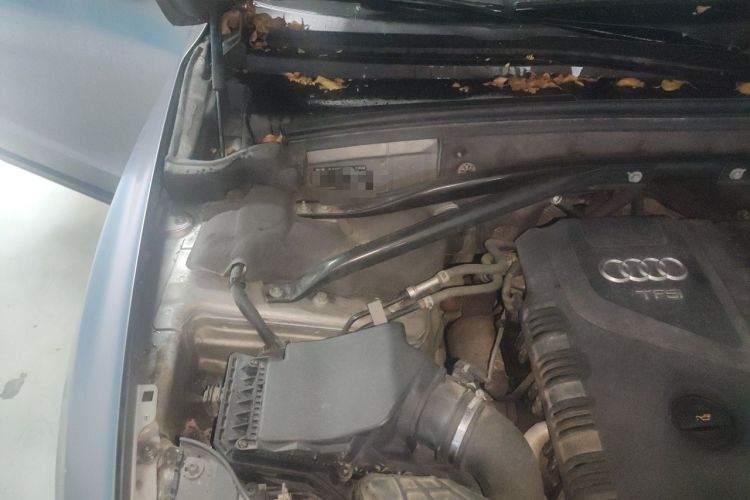 Used Audi Q5 2013 40 TFSI Technology Edition Engine Bay Right