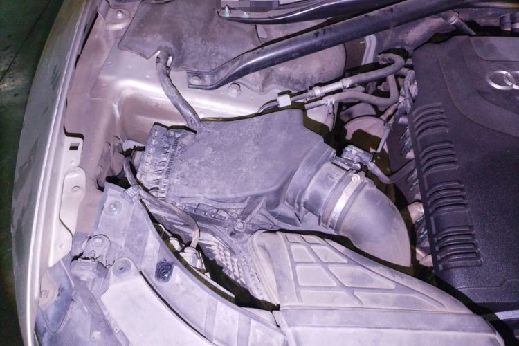 Used Audi Q5 2013 40 TFSI Technology Edition Engine Bay Right