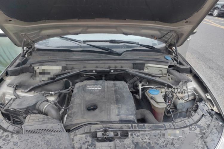 Used Audi Q5 2013 40 TFSI Ambition Engine Bay