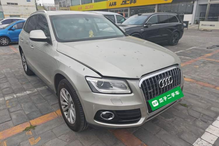 Used Audi Q5 2013 40 TFSI Ambition Front Right 45 Deg
