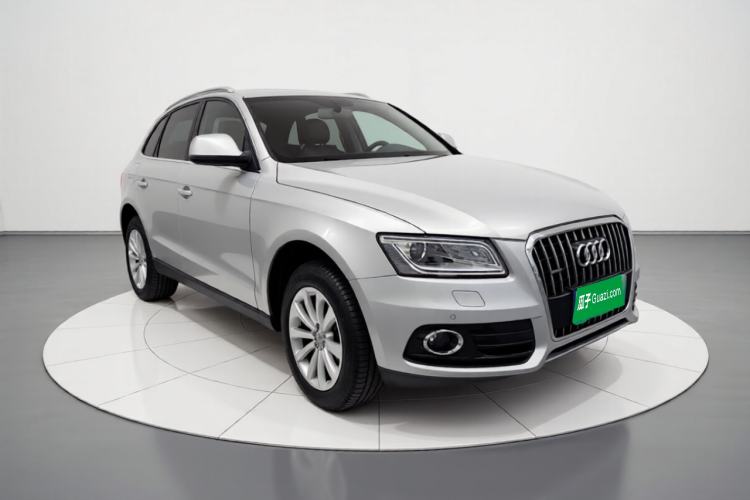 Used Audi Q5 2013 40 TFSI Technology Edition Front Right 45 Deg