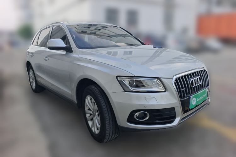Used Audi Q5 2013 40 TFSI Technology Edition Front Right 45 Deg