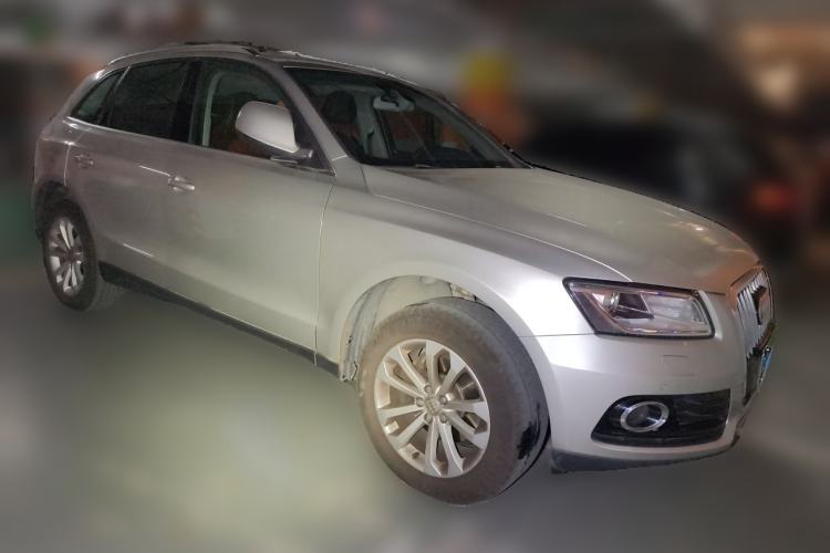 Used Audi Q5 2013 40 TFSI Technology Edition Front Right 45 Deg