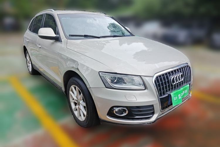 Used Audi Q5 2013 40 TFSI Ambition Front Right 45 Deg