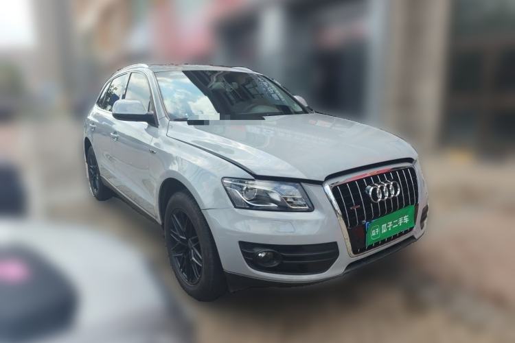 Used Audi Q5 2013 40 TFSI Technology Edition Front Right 45 Deg