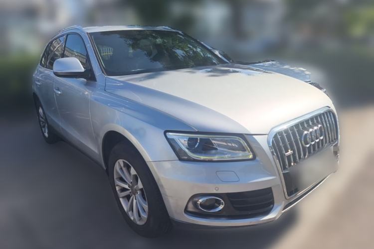 Used Audi Q5 2013 40 TFSI Technology Edition Front Right 45 Deg