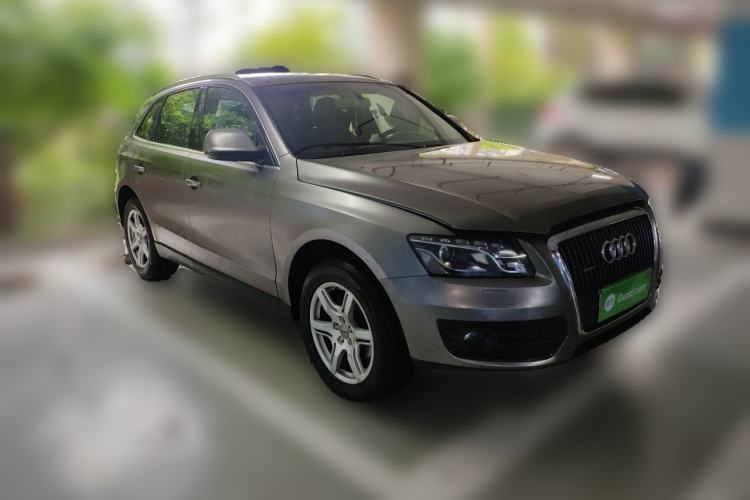 Used Audi Q5 2013 40 TFSI Technology Edition Front Right 45 Deg