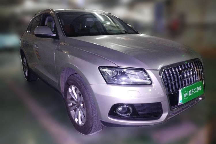 Used Audi Q5 2013 40 TFSI Technology Edition Front Right 45 Deg