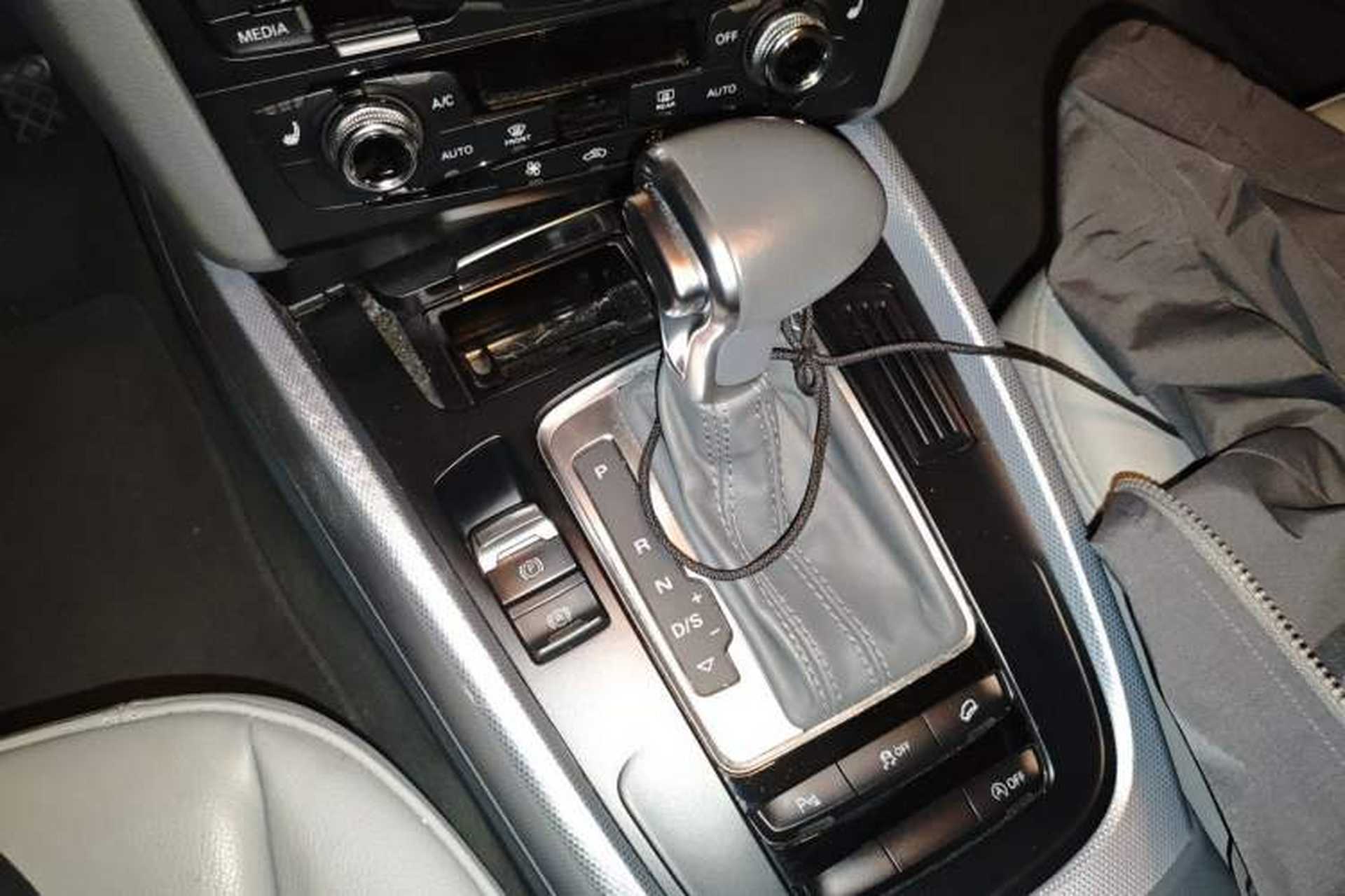 Used Audi Q5 2013 40 TFSI Technology Edition Gear Lever