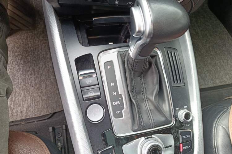 Used Audi Q5 2013 45 TFSI quattro Sport Edition Gear Lever