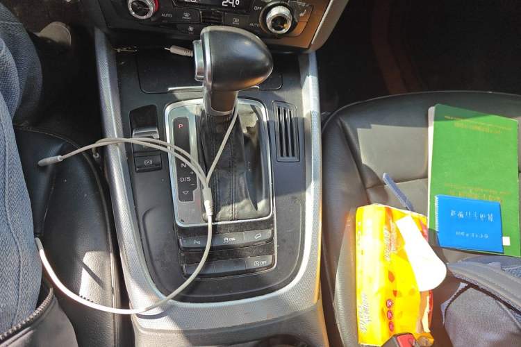 Used Audi Q5 2013 40 TFSI Technology Edition Gear Lever