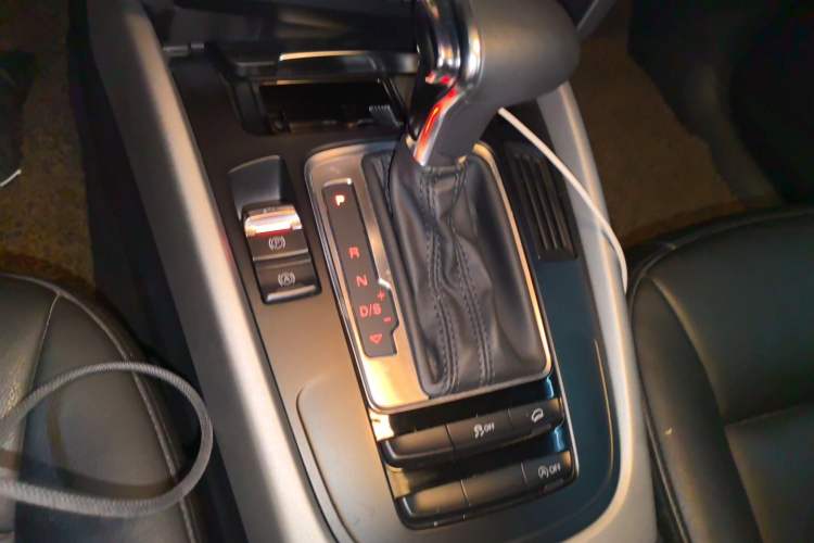 Used Audi Q5 2013 40 TFSI Ambition Gear Lever