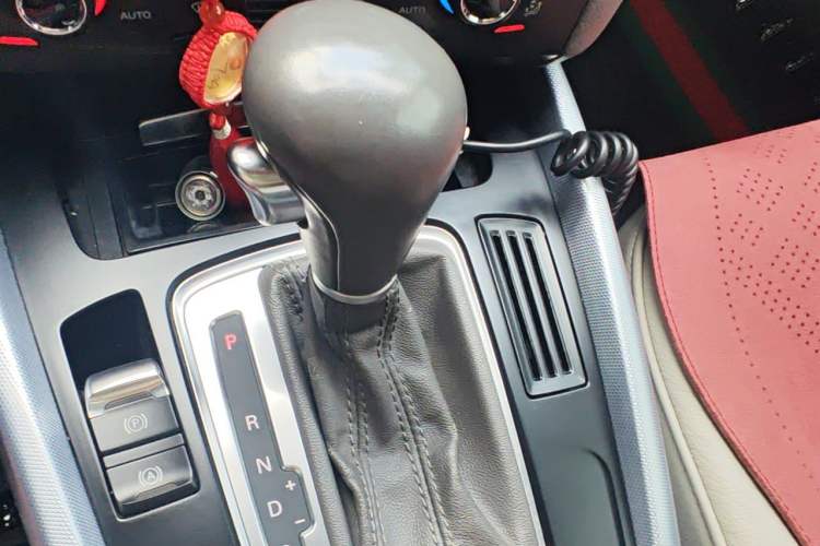 Used Audi Q5 2013 40 TFSI Technology Edition Gear Lever