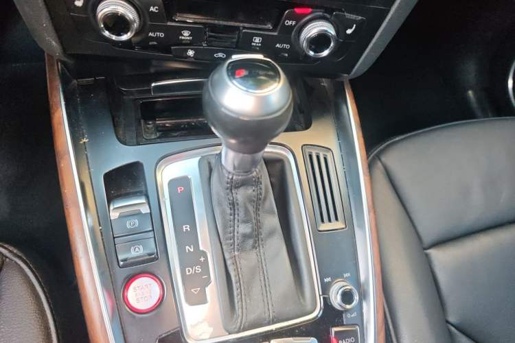 Used Audi Q5 2013 40 TFSI Dynamic Edition Gear Lever
