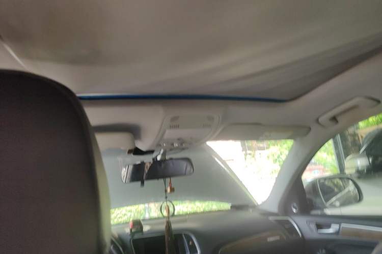 Used Audi Q5 2013 40 TFSI Comfort Edition Headliner