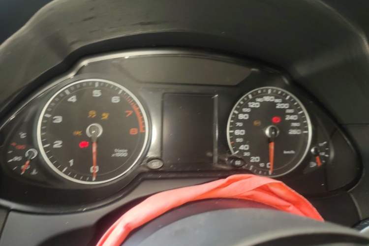 Used Audi Q5 2013 40 TFSI Comfort Edition Instrument Cluster