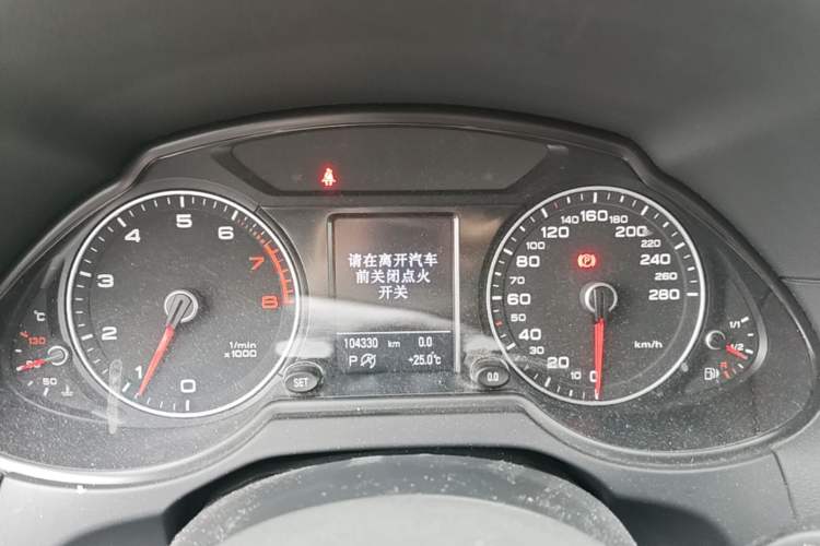 Used Audi Q5 2013 40 TFSI Comfort Edition Instrument Cluster