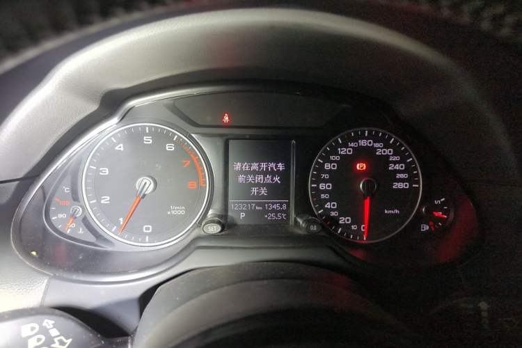 Used Audi Q5 2013 40 TFSI Technology Edition Instrument Cluster