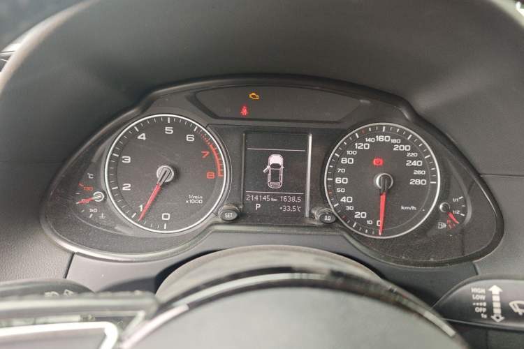 Used Audi Q5 2013 40 TFSI Ambition Instrument Cluster