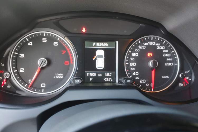 Used Audi Q5 2013 40 TFSI Comfort Edition Instrument Cluster