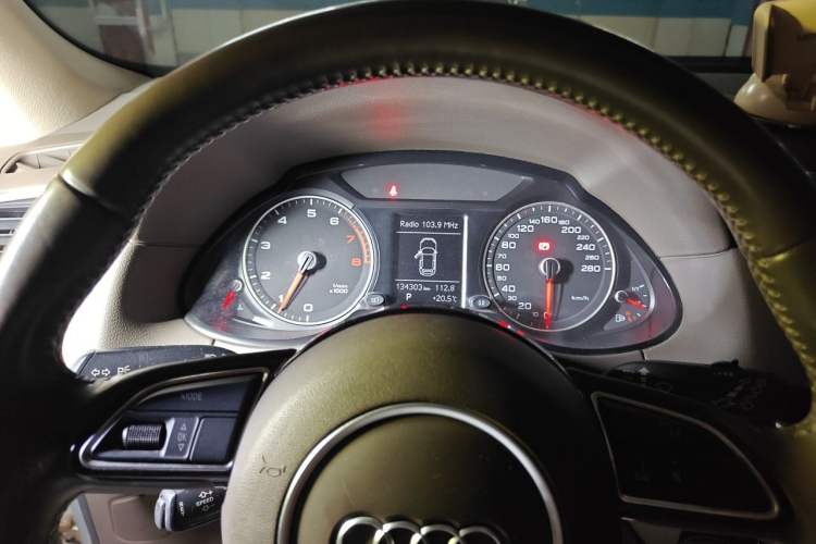 Used Audi Q5 2013 40 TFSI Technology Edition Instrument Cluster