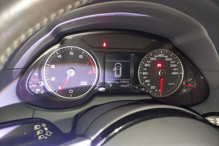 Used Audi Q5 2013 40 TFSI Technology Edition Instrument Cluster