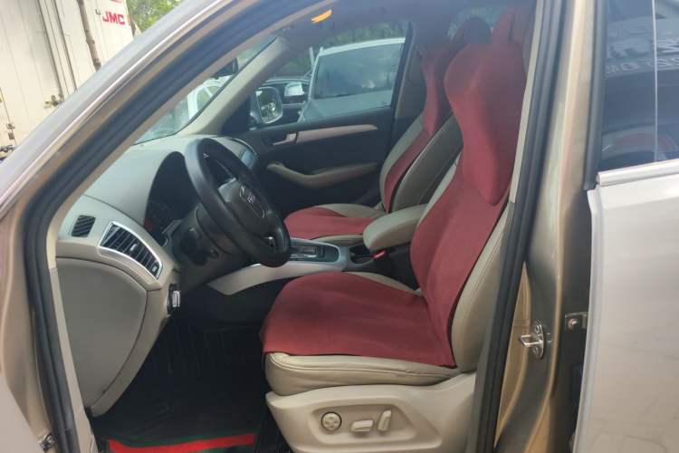 Used Audi Q5 2013 40 TFSI Technology Edition Left Front Seat