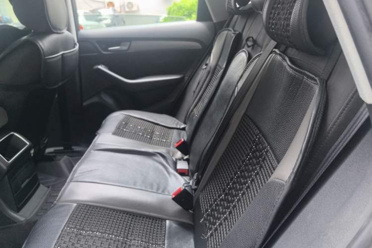 Used Audi Q5 2013 40 TFSI Ambition Left Rear Seat
