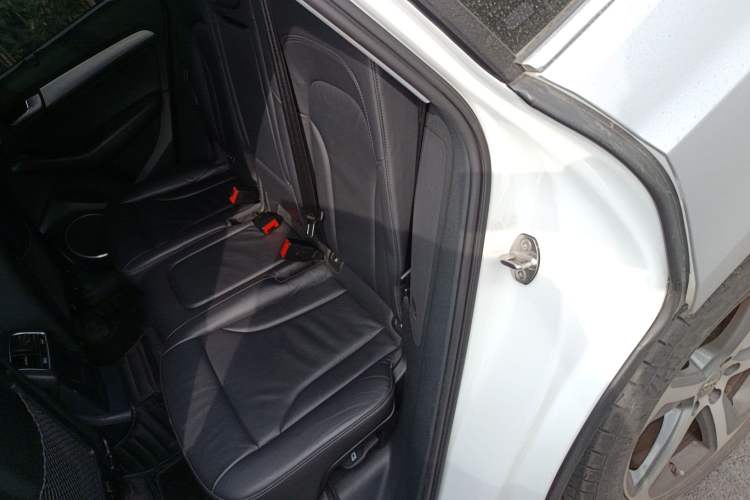 Used Audi Q5 2013 45 TFSI quattro Sport Edition Left Rear Seat