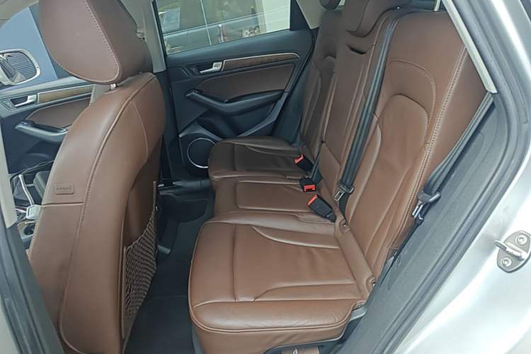 Used Audi Q5 2013 40 TFSI Comfort Edition Left Rear Seat