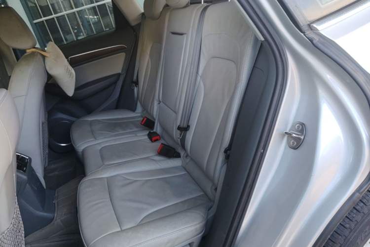 Used Audi Q5 2013 40 TFSI Comfort Edition Left Rear Seat
