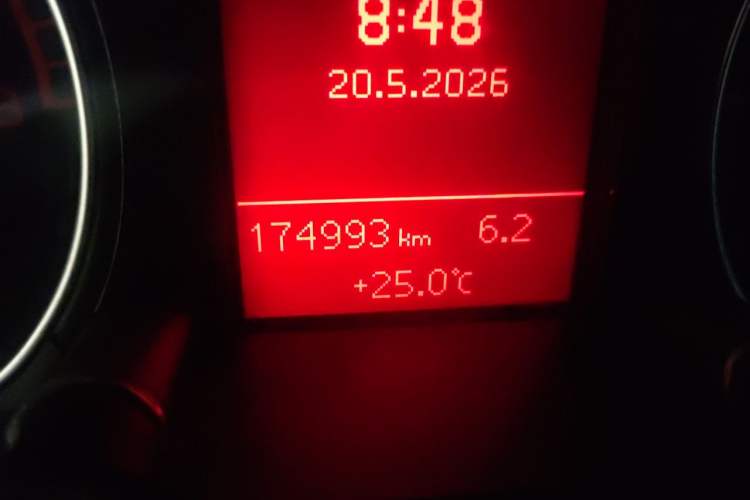 Used Audi Q5 2013 40 TFSI Technology Edition Odometer Close Up