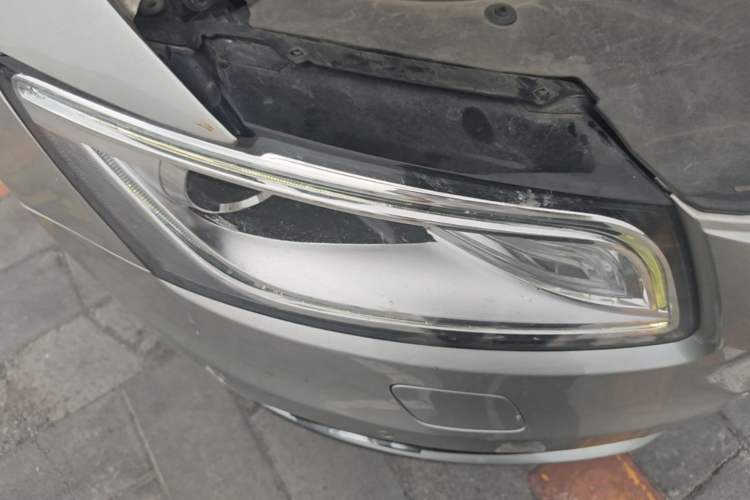 Used Audi Q5 2013 40 TFSI Ambition Right Front Headlight