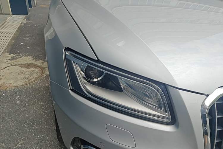 Used Audi Q5 2013 40 TFSI Comfort Edition Right Front Headlight
