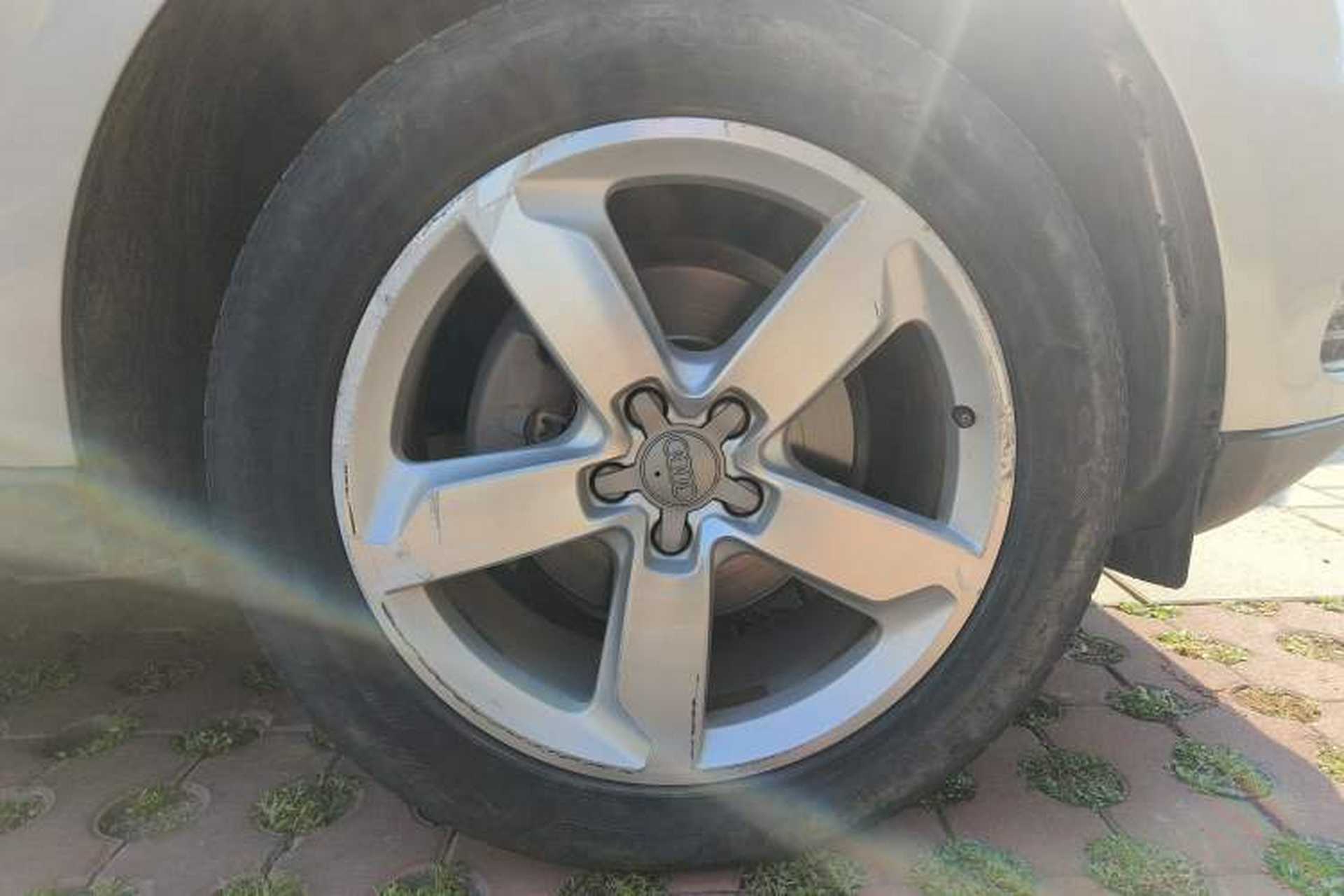 Used Audi Q5 2013 40 TFSI Comfort Edition Right Front Wheel Hub