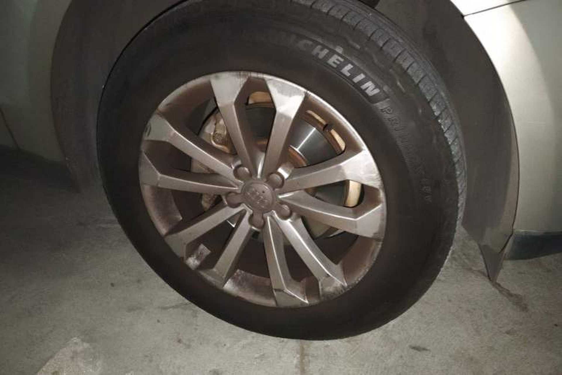 Used Audi Q5 2013 40 TFSI Technology Edition Right Front Wheel Hub