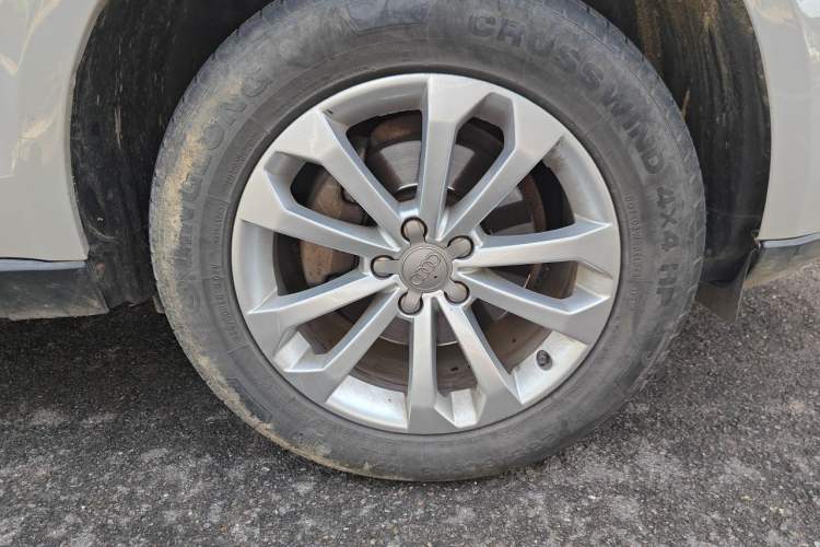 Used Audi Q5 2013 40 TFSI Technology Edition Right Front Wheel Hub