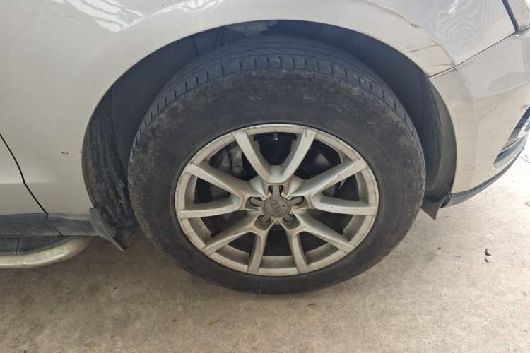 Used Audi Q5 2013 40 TFSI Ambition Right Front Wheel Hub