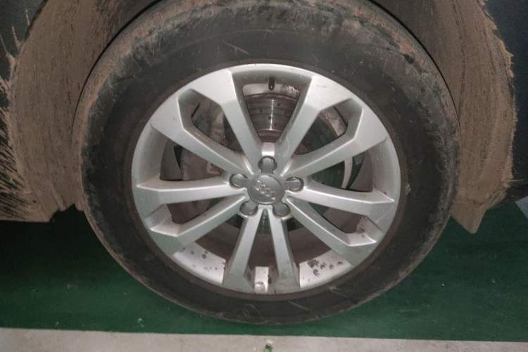 Used Audi Q5 2013 40 TFSI Technology Edition Right Front Wheel Hub