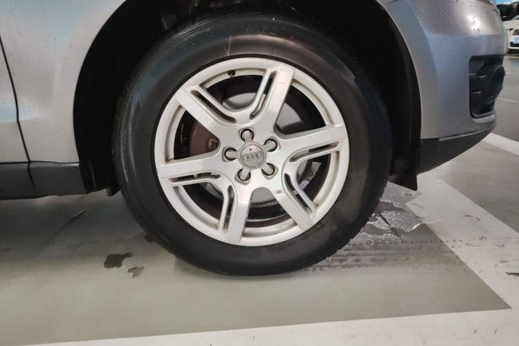 Used Audi Q5 2013 40 TFSI Technology Edition Right Front Wheel Hub