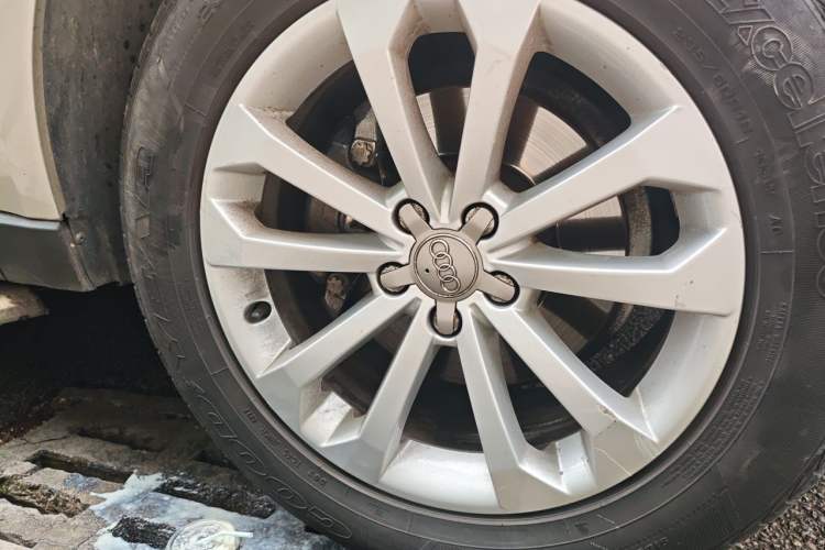 Used Audi Q5 2013 40 TFSI Technology Edition Right Front Wheel Hub