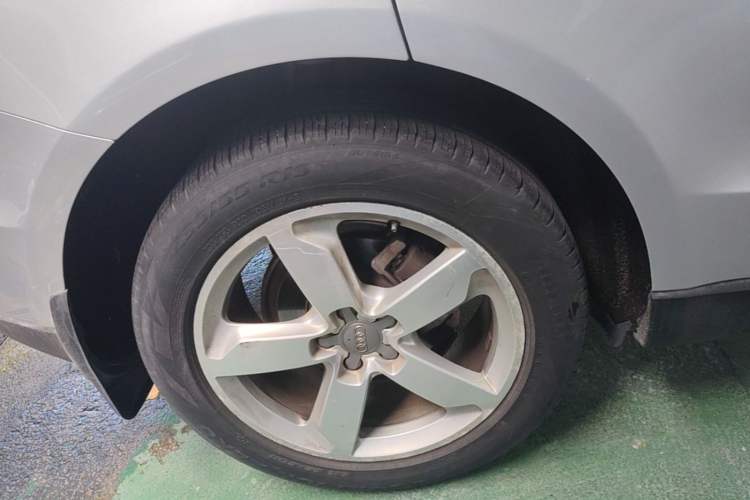 Used Audi Q5 2013 40 TFSI Comfort Edition Right Rear Wheel Hub