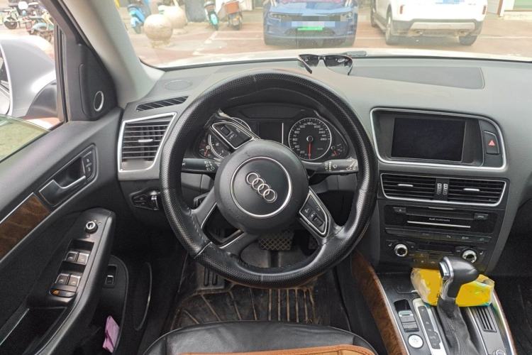Used Audi Q5 2013 40 TFSI Comfort Edition Steering Wheel