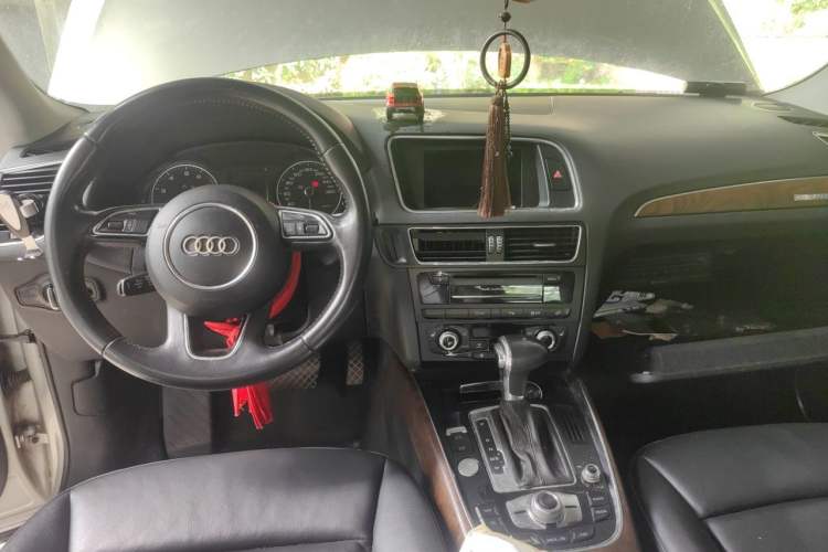 Used Audi Q5 2013 40 TFSI Comfort Edition Steering Wheel